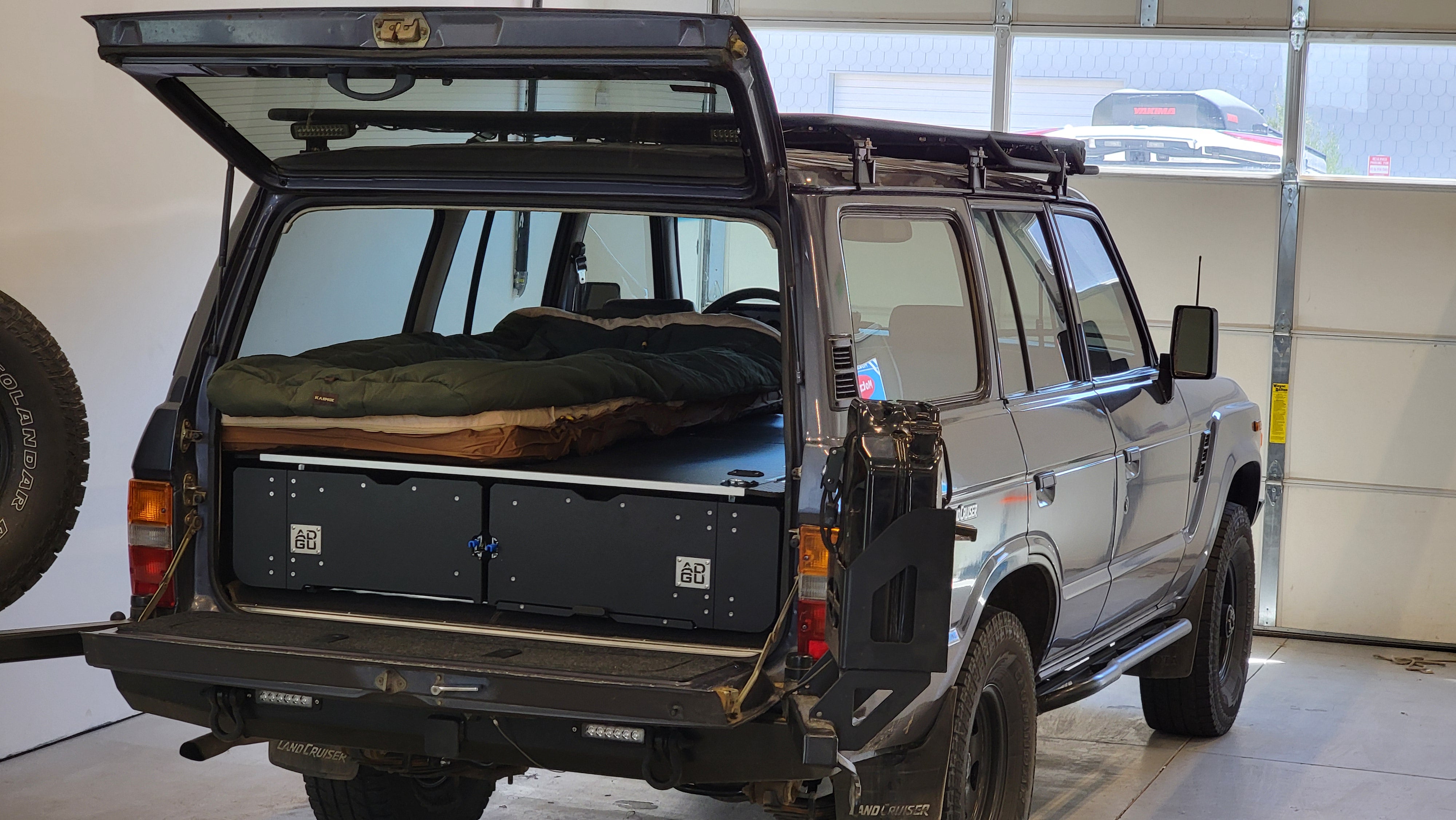 toyota landcruiser camper SS1 System- 60 Series Land Cruiser, Black Hex / Yes Sliding Sleeper / No Slide Out Table