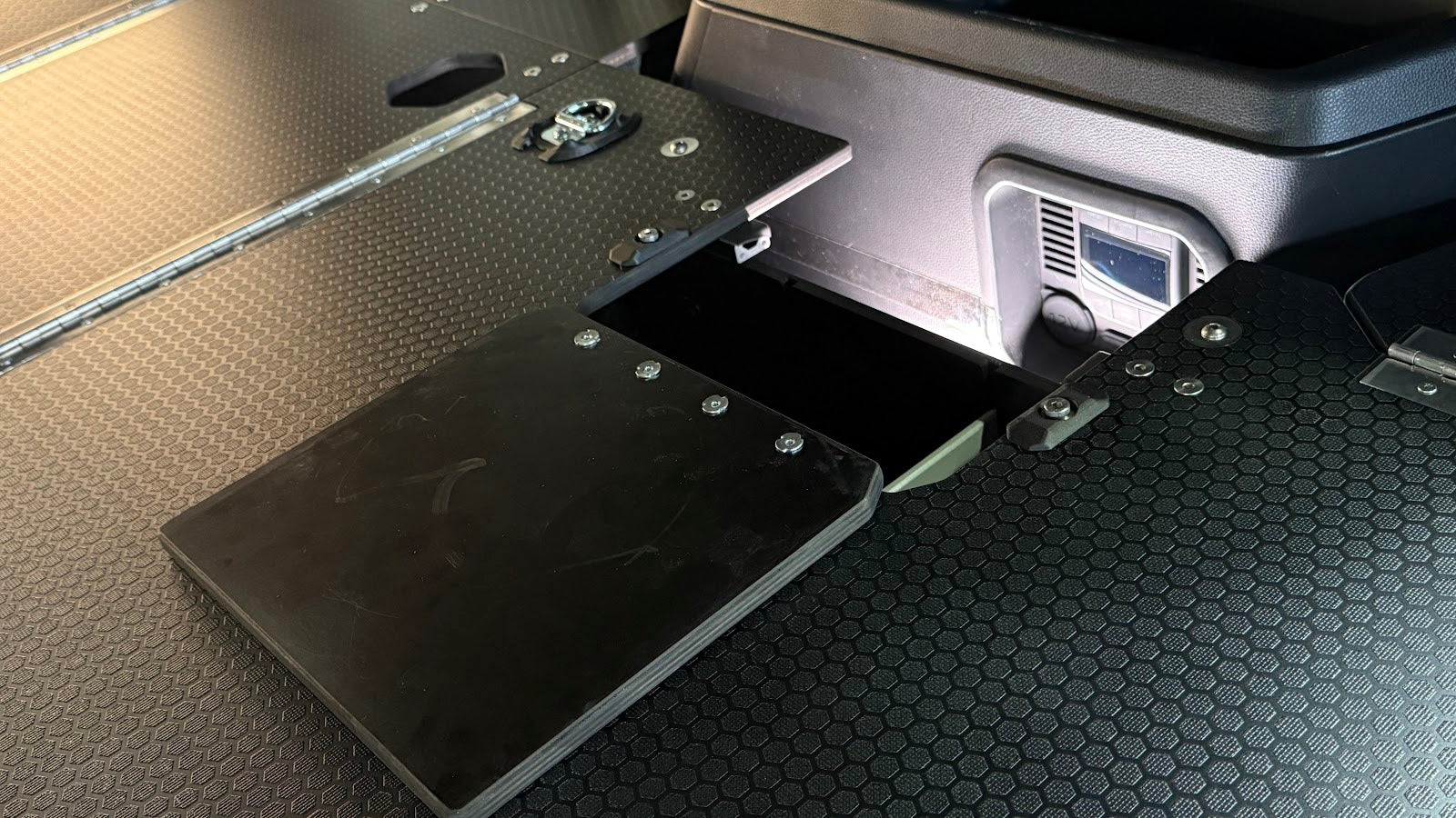 6G4R Trail Hunter Top Panel Mod