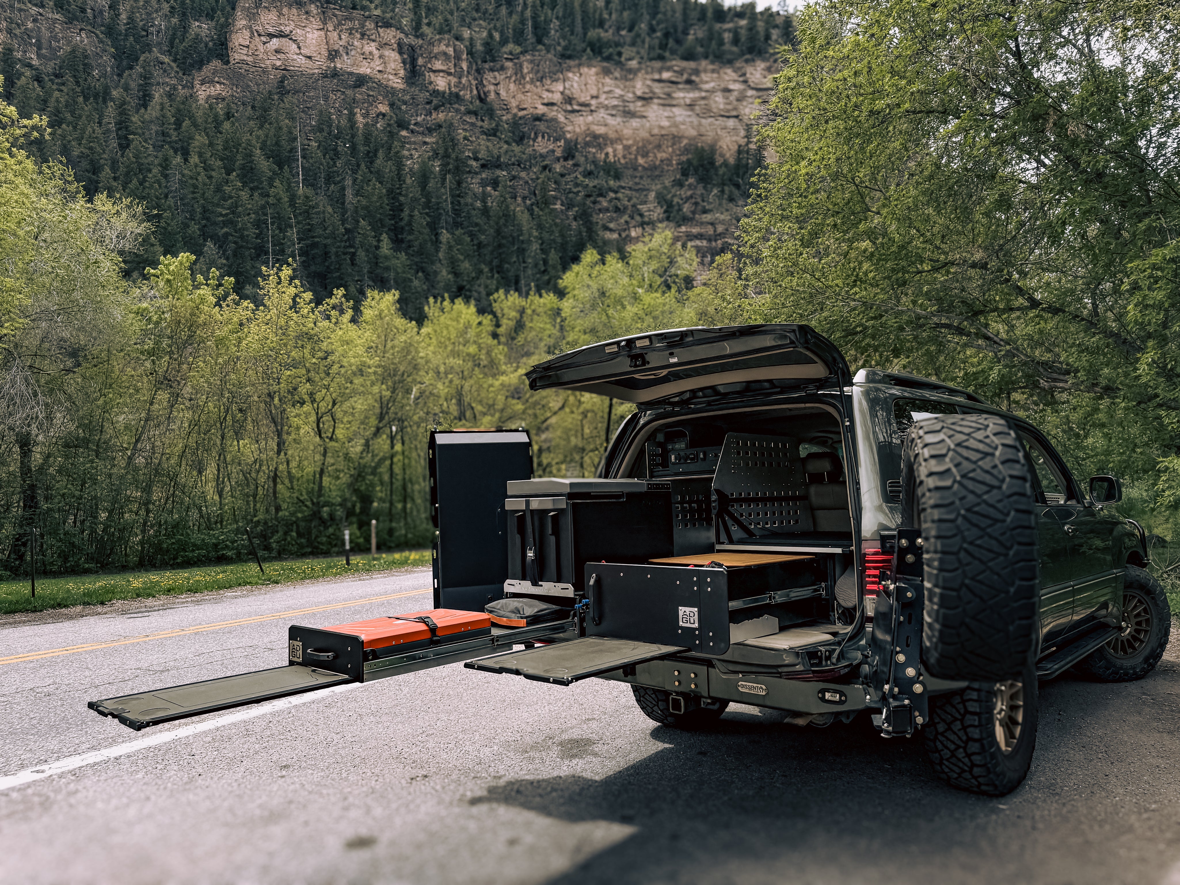 100 Series Land Cruiser Dedicated Kitchen