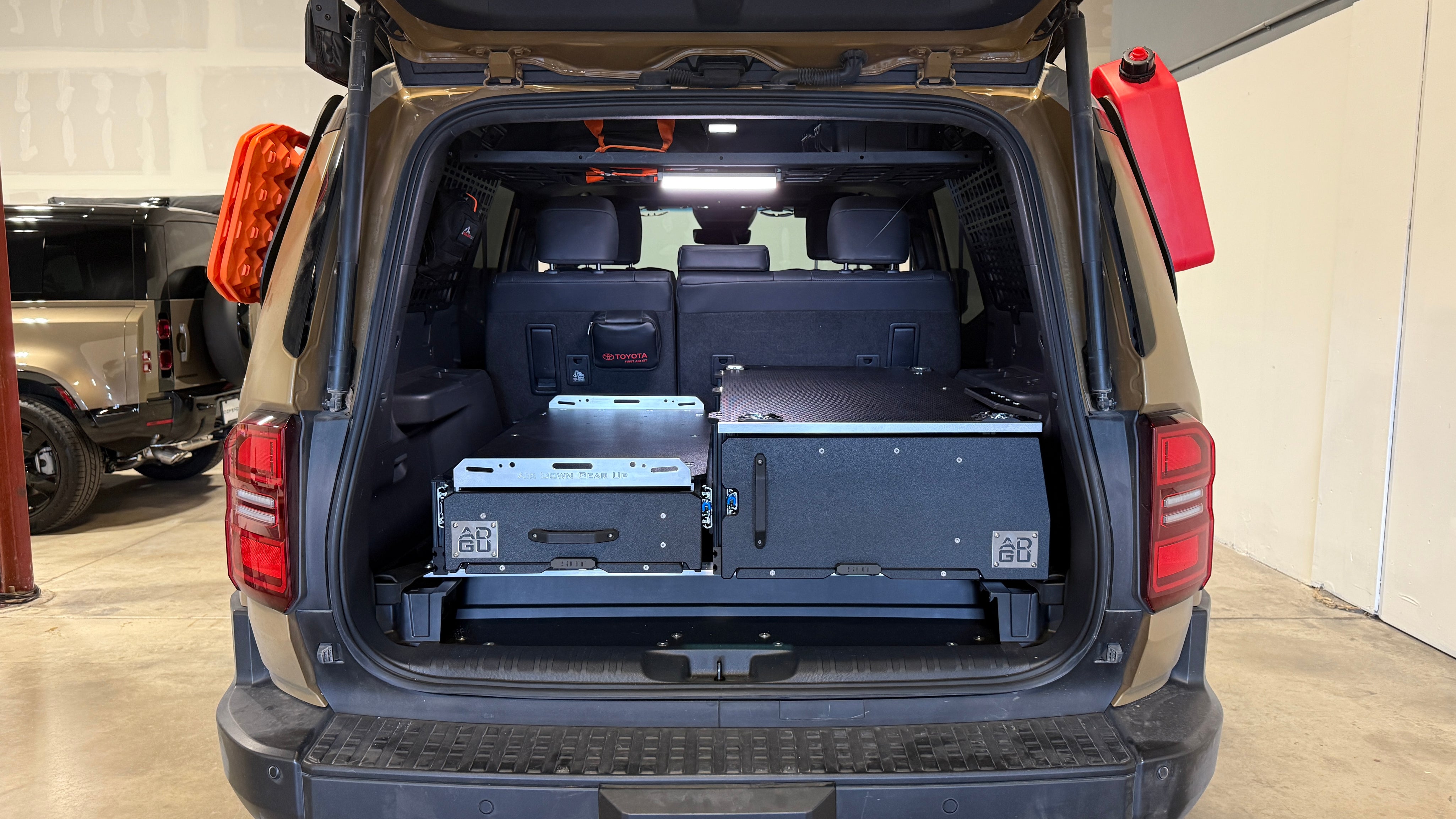 250 Land Cruiser - Dedicated Kitchen