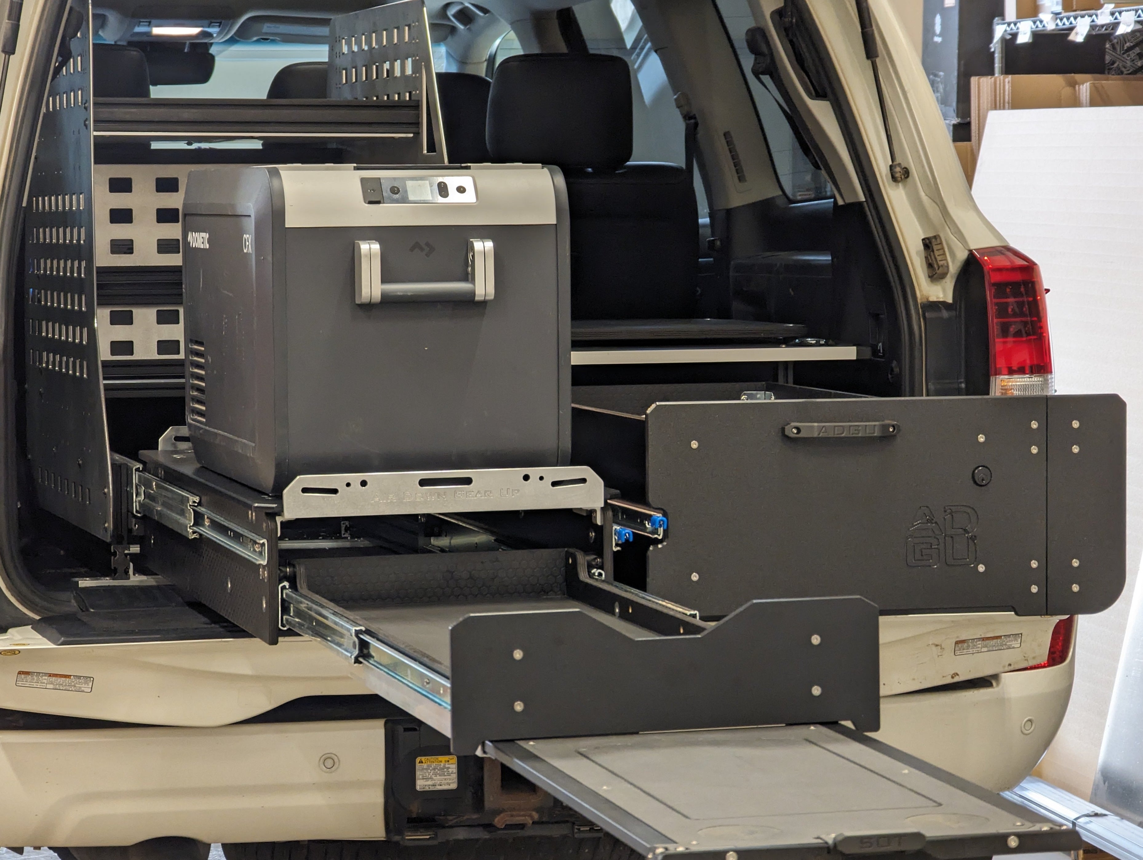 100 Series Land Cruiser Dedicated Kitchen